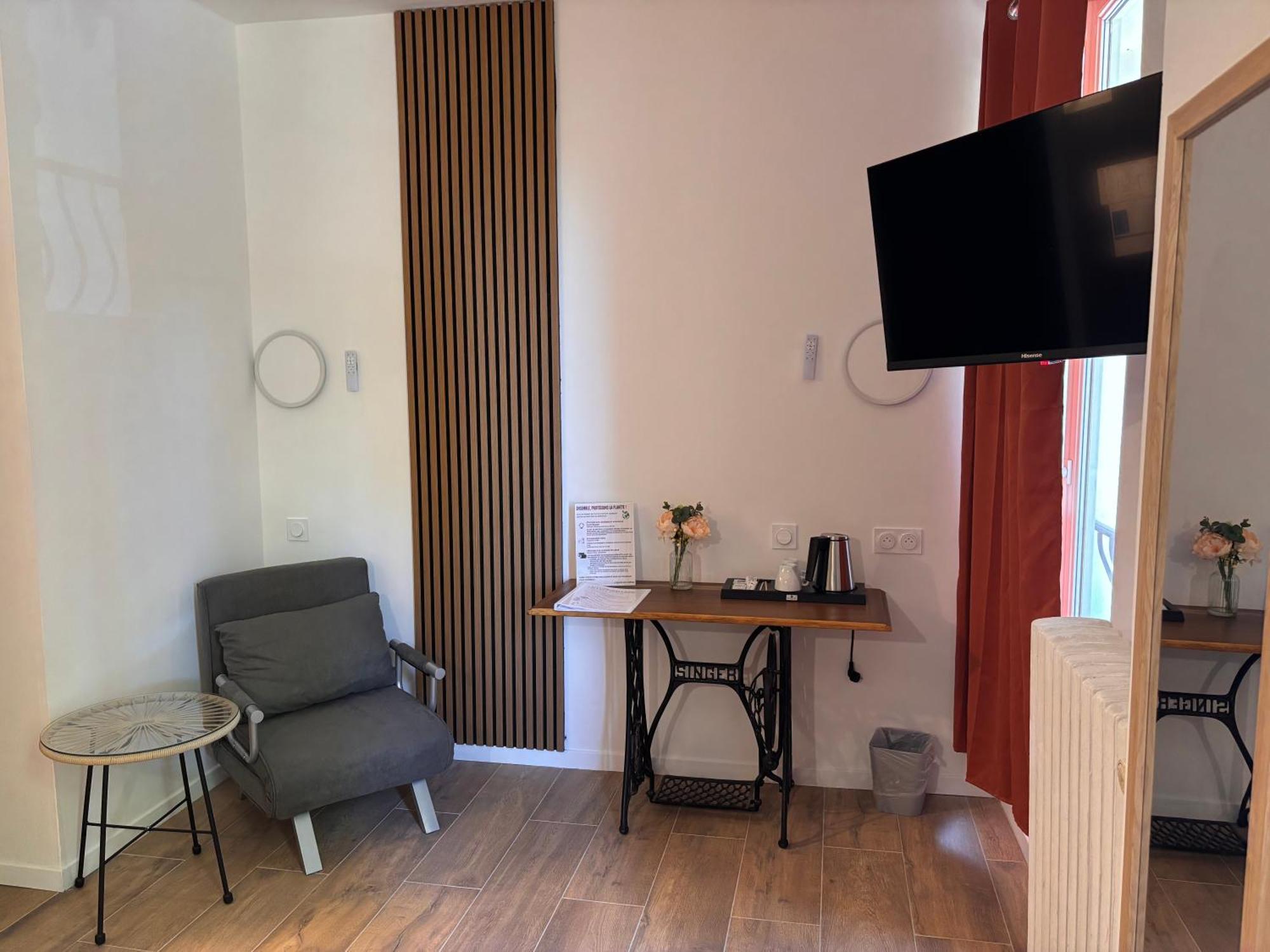 Hotel Le Gambetta ベルジュラック エクステリア 写真